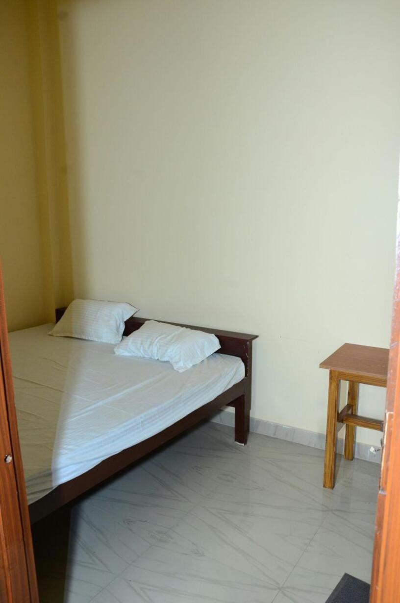 Hotel Ganga Vilas Colonelganj Exterior photo